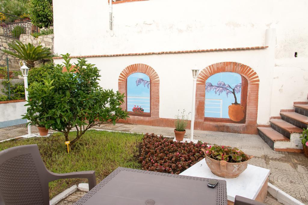 Garden On The Sea Bed & Breakfast Vico Equense Exterior photo